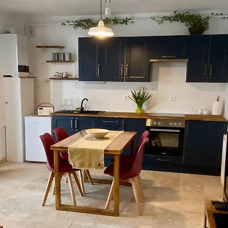 Helga's Place Premium 1 Bedroom Appartamento *